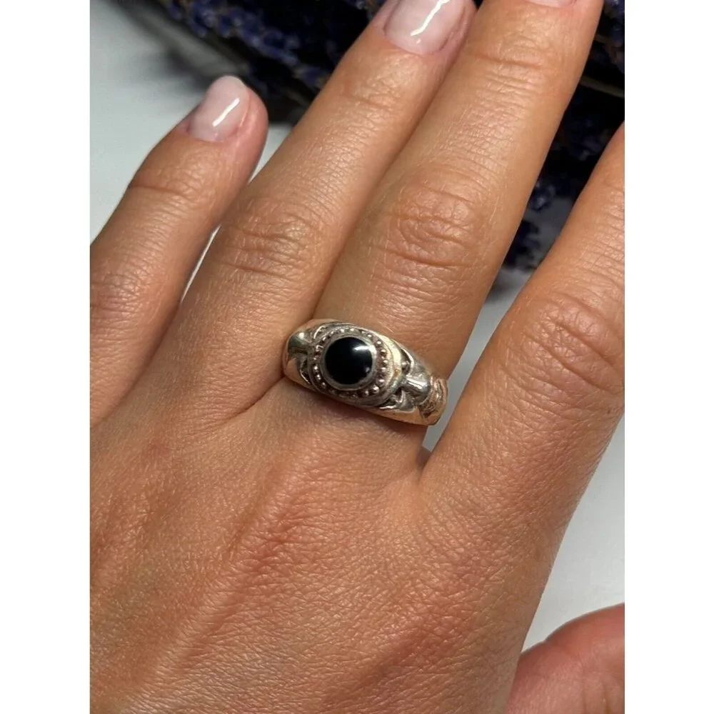 VINTAGE 925 STERLING SILVER BLACK ENAMEL FACE RING SIZE 8